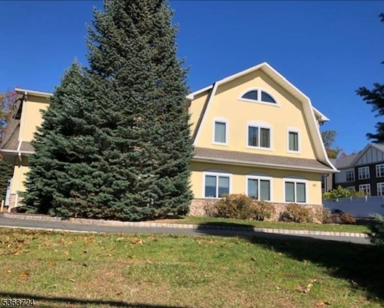 43 Bloomfield Ave - Photo 1