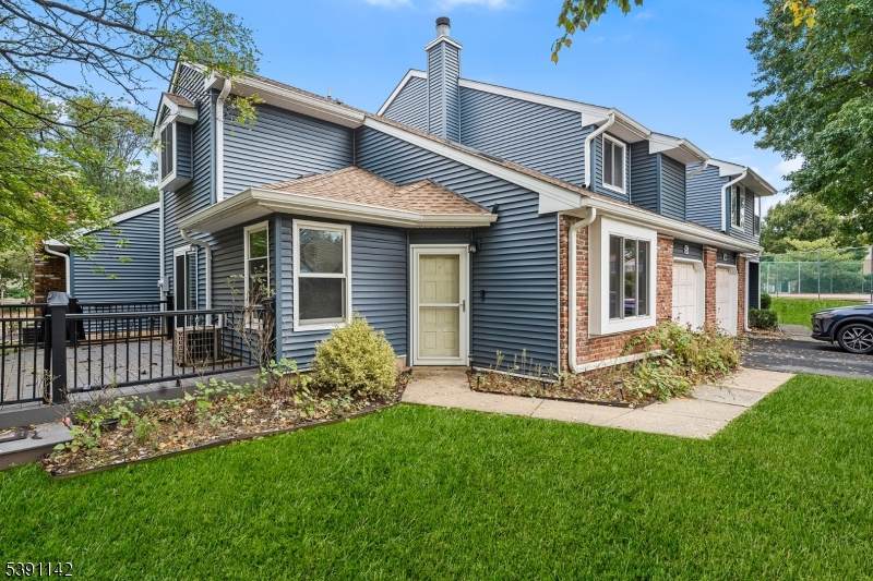 55 Cherrywood Dr - Photo 1