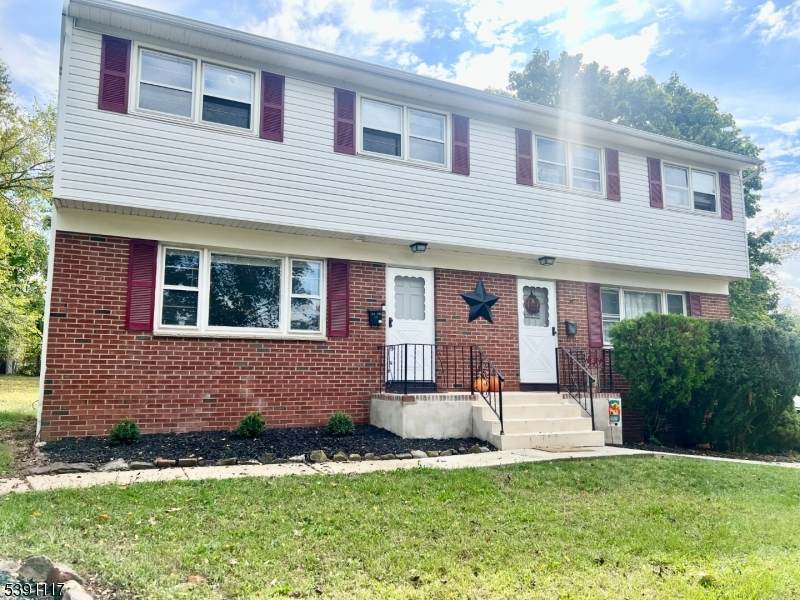 55 Lincoln Circle - Photo 1
