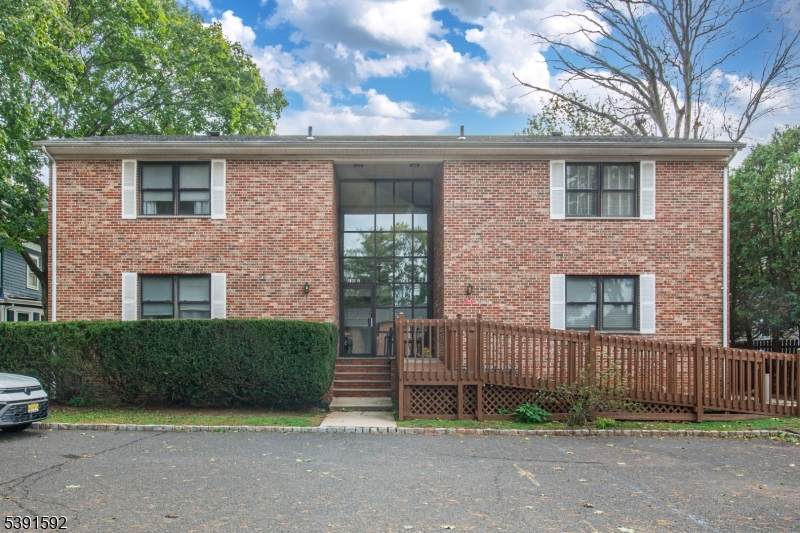 139 Maple Ave - Photo 1