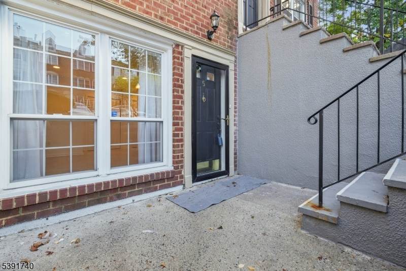 5 Rider Ct - Photo 1