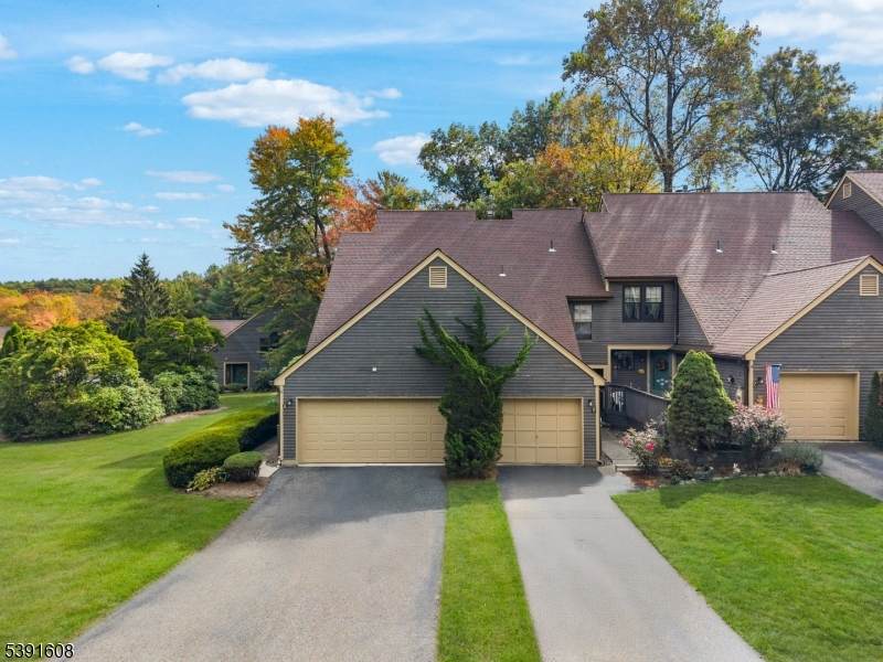 16 Quincy Ln - Photo 1