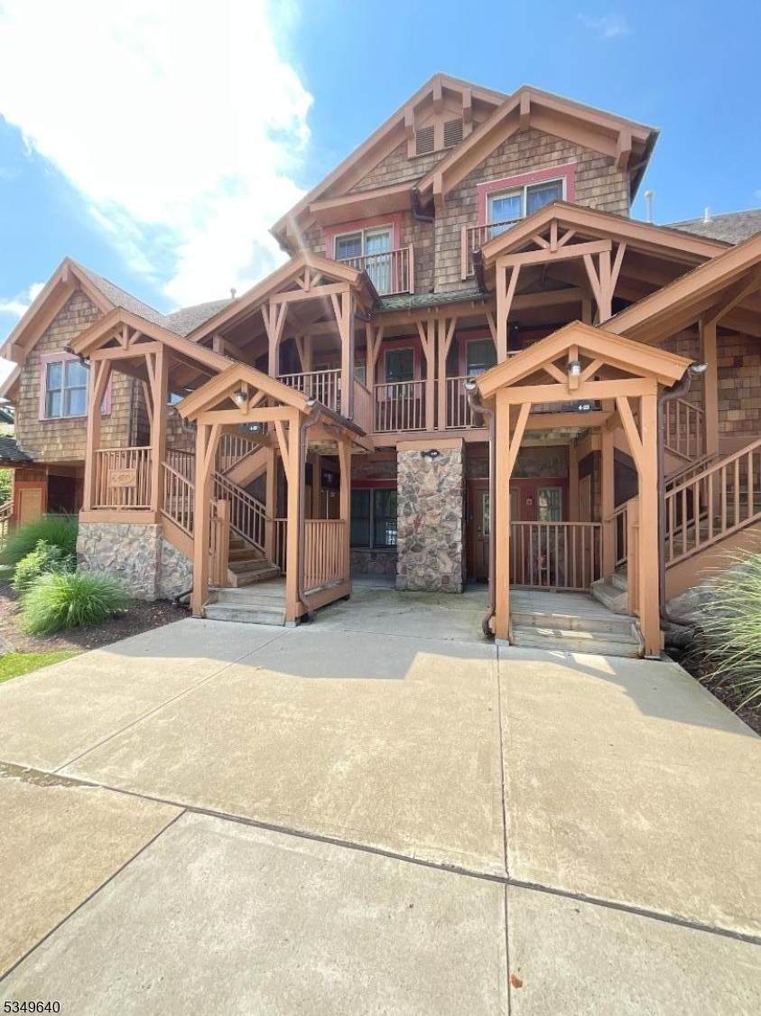 4 Maple Crescent Unit 22 - Photo 1