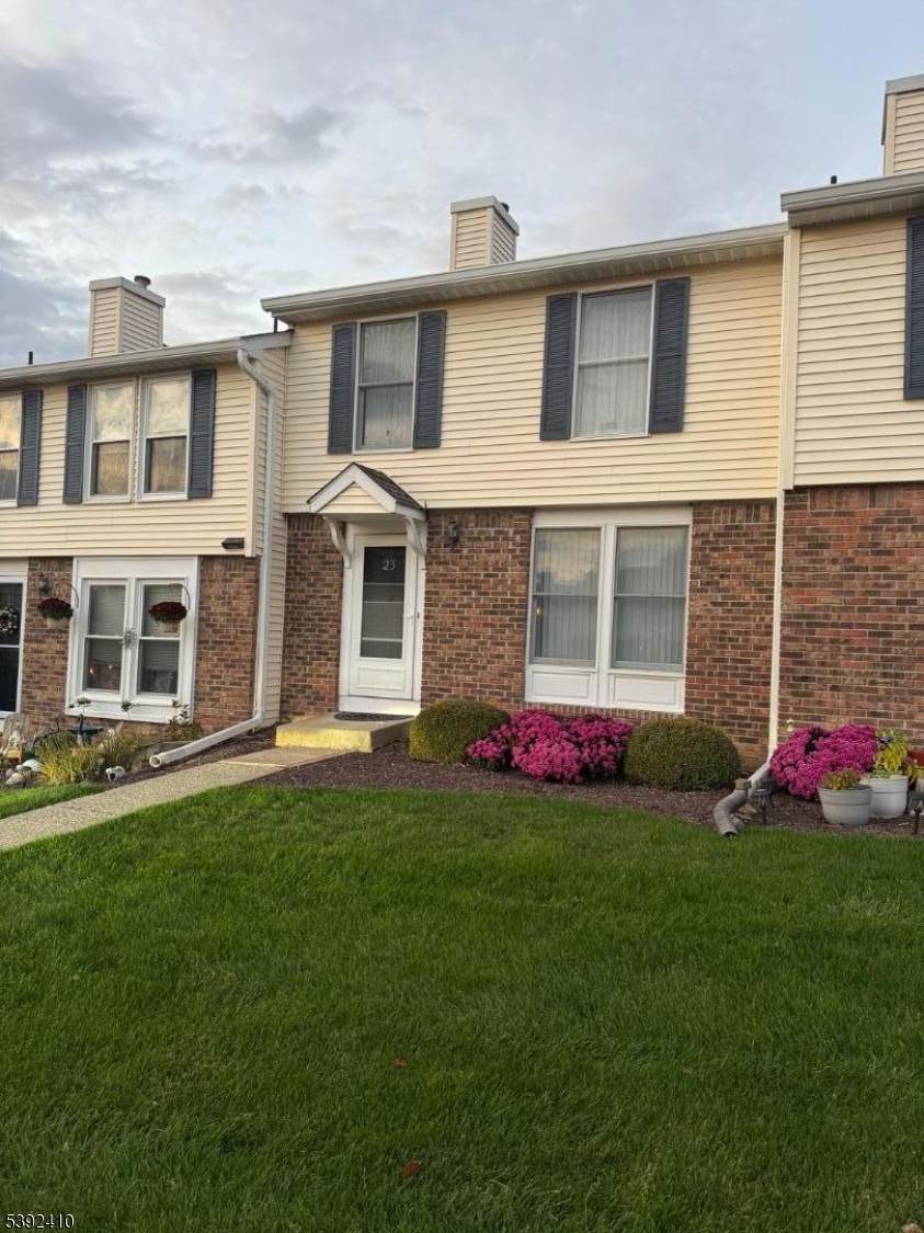 23 Liberty Ln - Photo 1