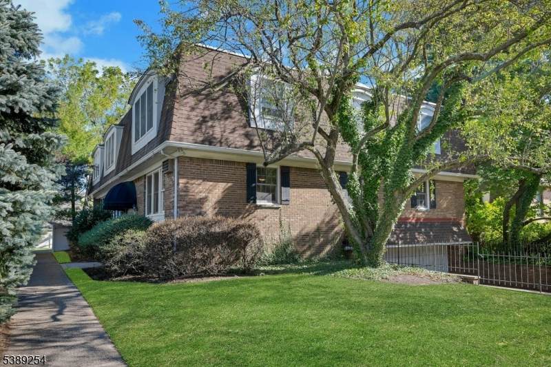 301 Claremont Ave - Photo 1