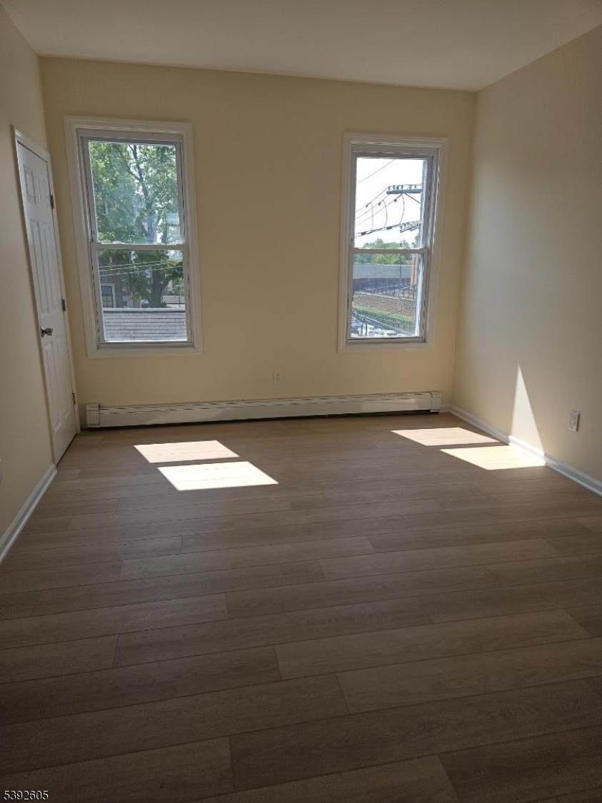 372 Bergen St - Photo 1