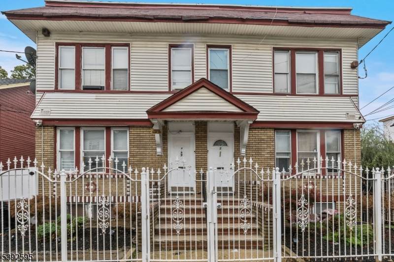 213 Maple Avenue - Photo 1