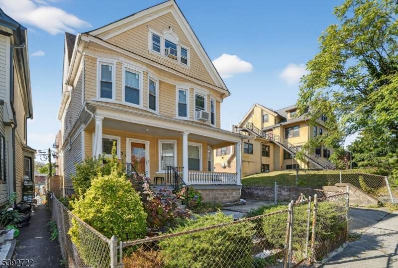 53 Wilcox Ave - Photo 1