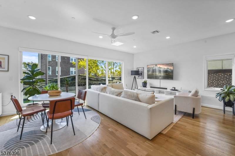 936 Pavonia Ave - Photo 1