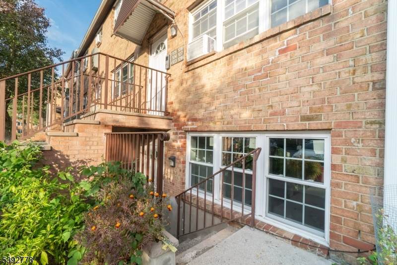 106 College Dr - Photo 1