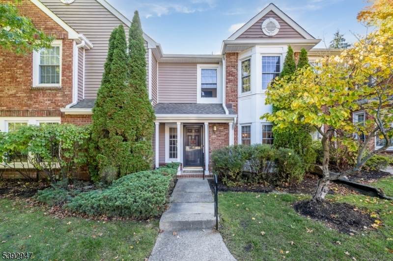 83 Laurelwood Ct - Photo 1