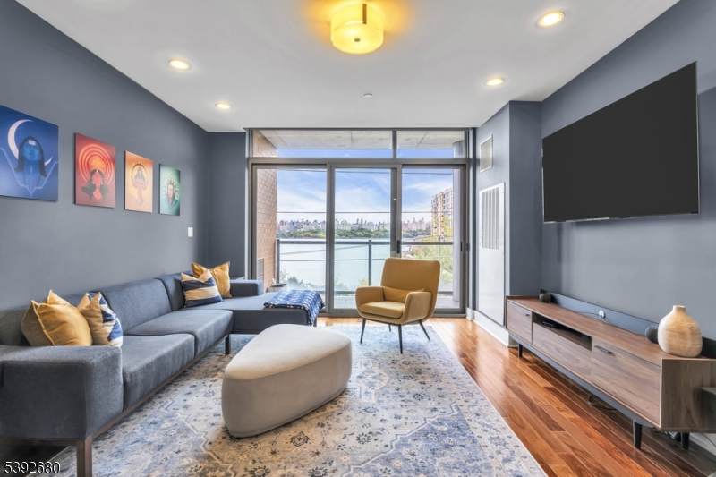 8125 River Rd - Photo 1