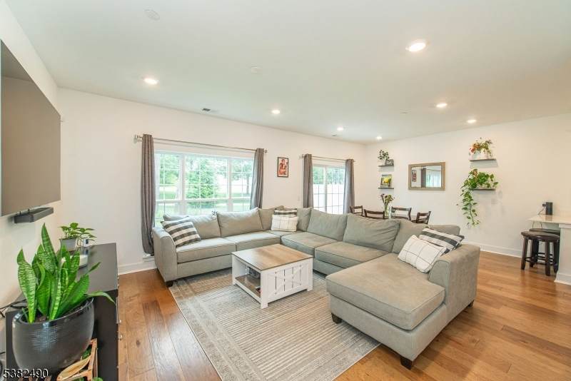 69 Veterans Way - Photo 1