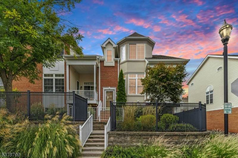 500 Maple Ct - Photo 1