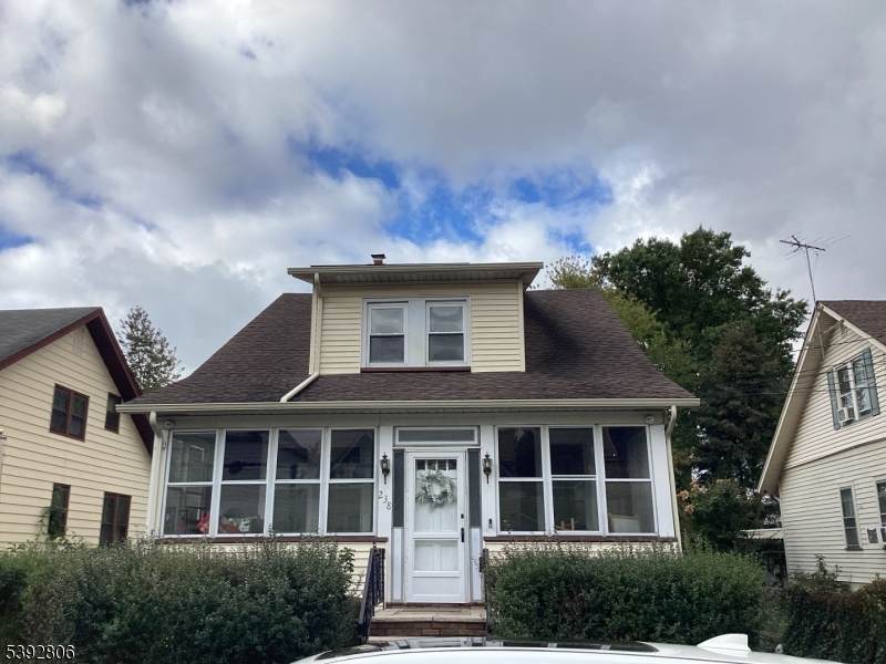 238 Vernon Ave - Photo 1