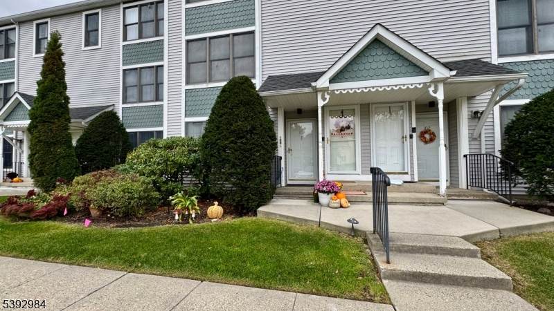 100 Heritage Ln - Photo 1