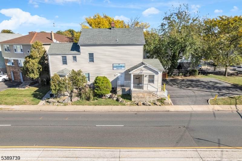 553 Chilton St - Photo 1