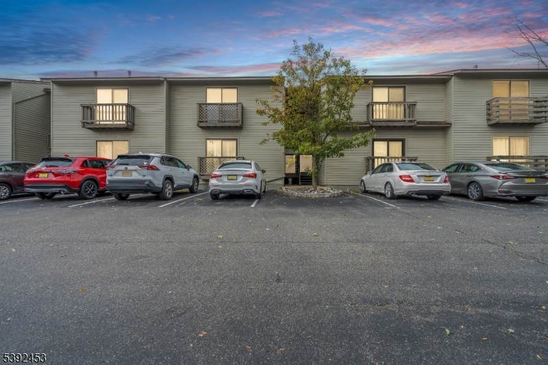 1910 Spruce Hills Dr - Photo 1