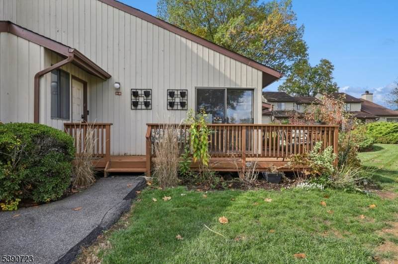 250 Ridgedale Ave H4 - Photo 1