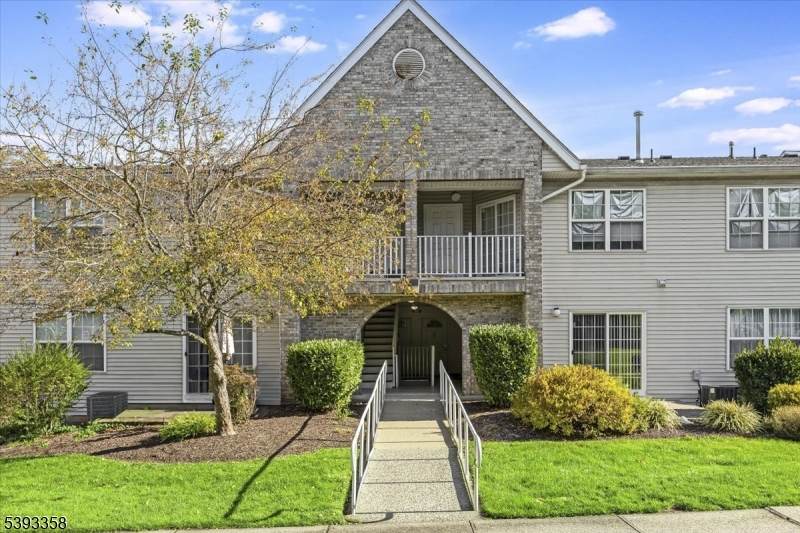 13 Parkside Ct - Photo 1