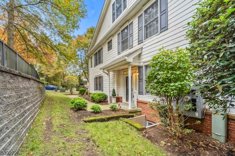 54 Pine Lake Ter - Photo 1