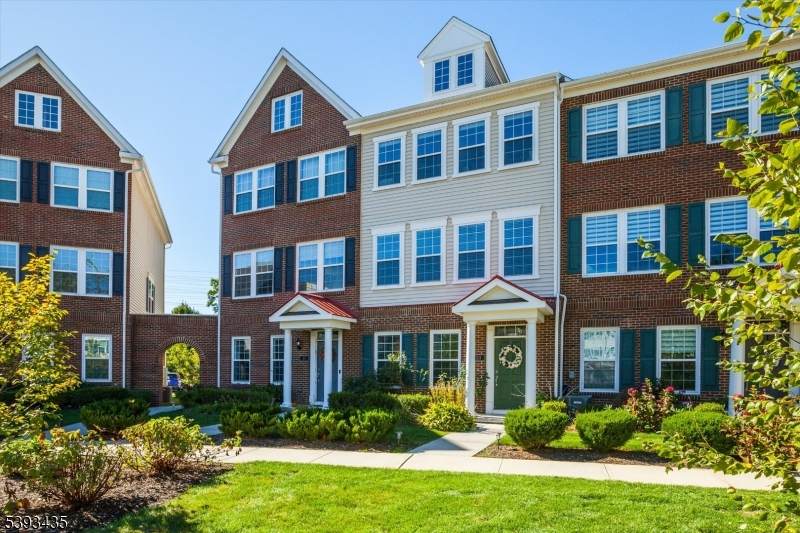 33 Landmark Ln - Photo 1