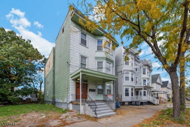 937 Grove St - Photo 1