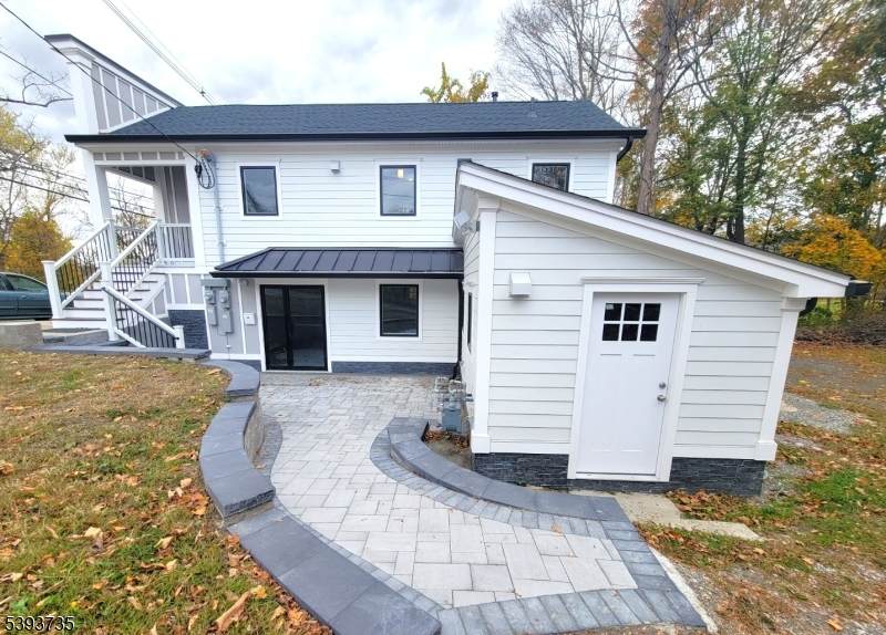 20 Newton Ave - Photo 1