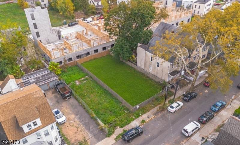 252 Ellis Ave - Photo 1