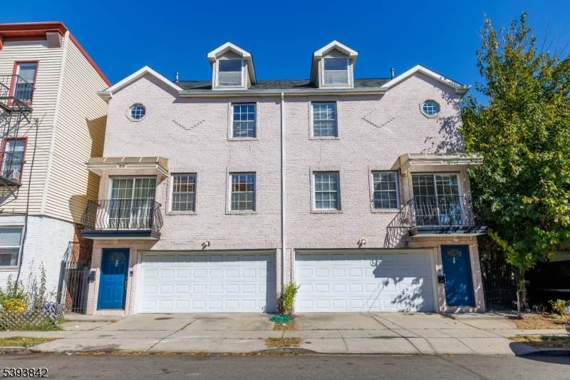 87 Pine St - Photo 1