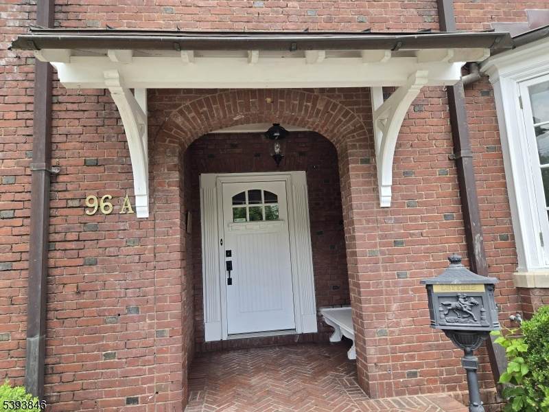 96 Columbia Rd - Photo 1