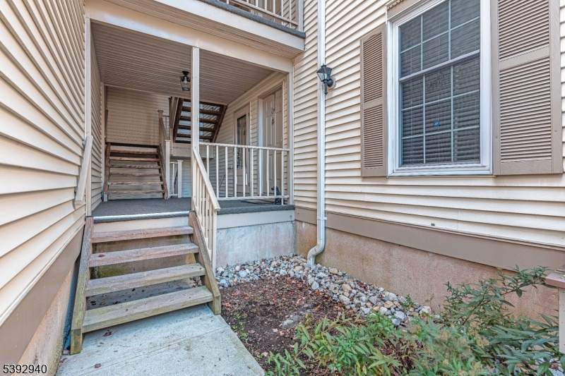 185 Jamestown Rd - Photo 1