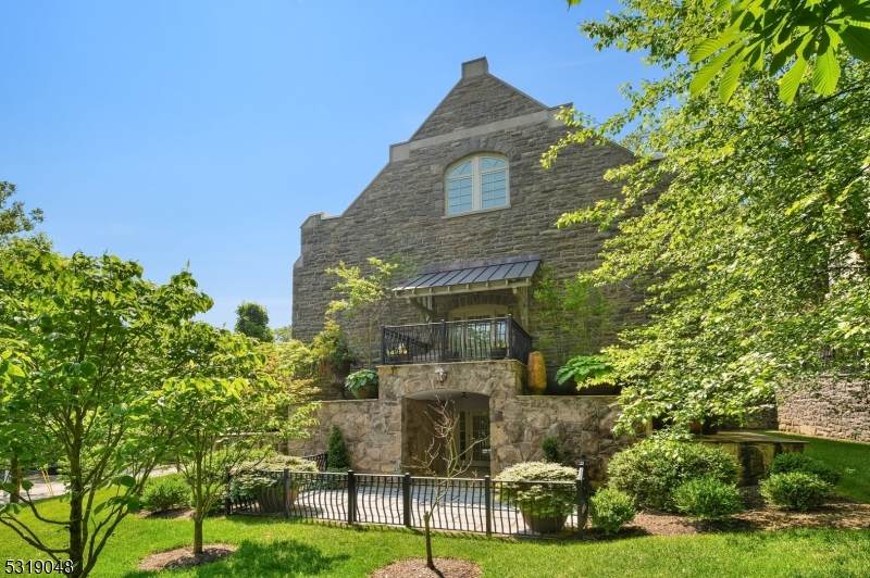 80 Claremont Rd - Photo 1