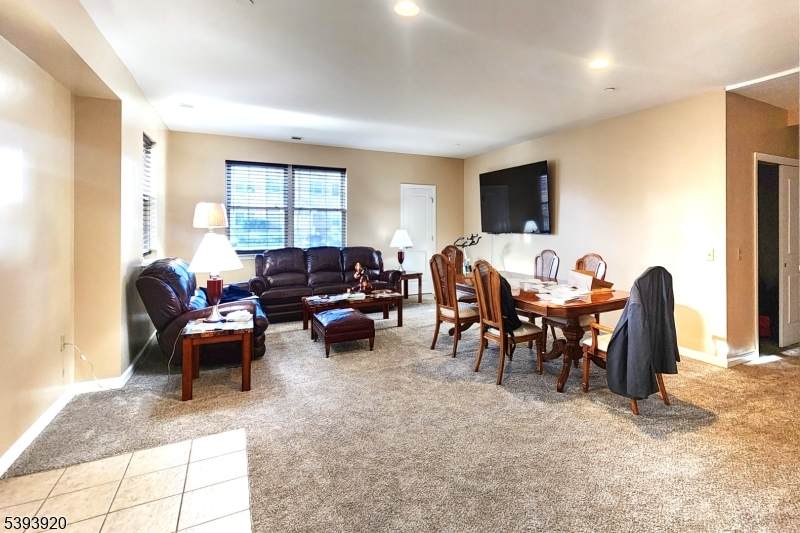 81 High St - Photo 1