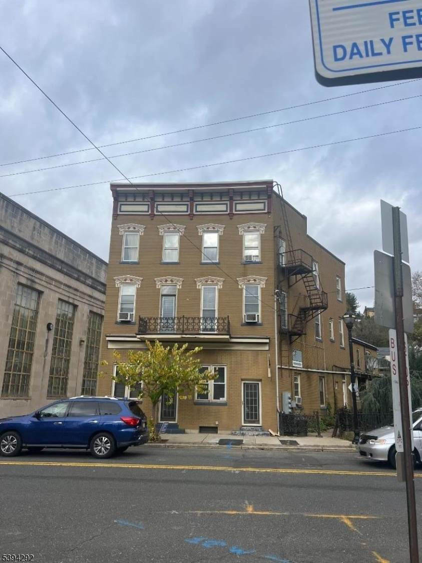 121 S Main St - Photo 1