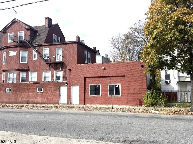 79 Central Ave - Photo 1