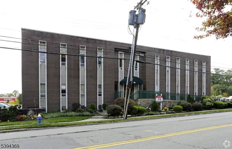 120 Millburn Ave - Photo 1