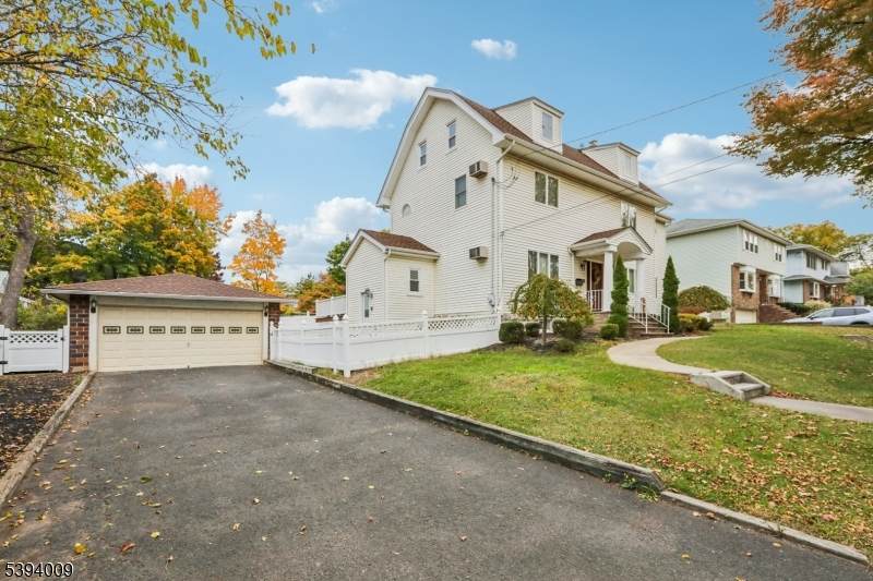 15 E Pierrepont Ave - Photo 1