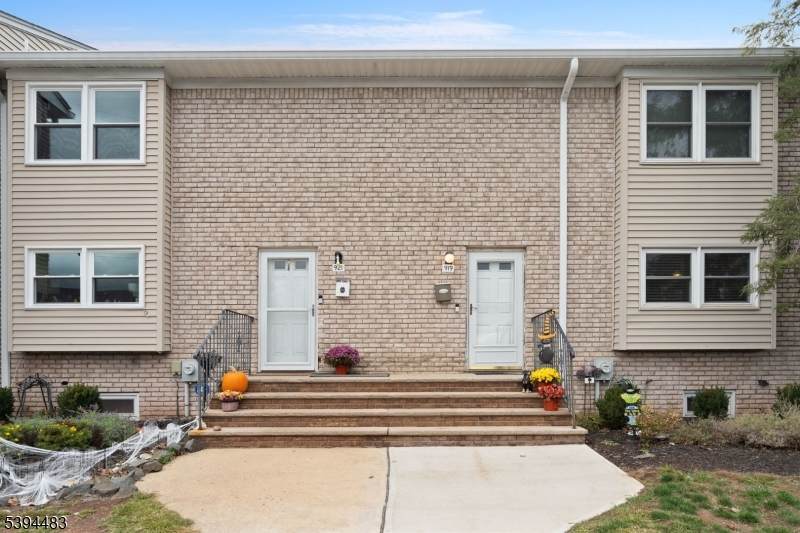 919 Robin Rd - Photo 1