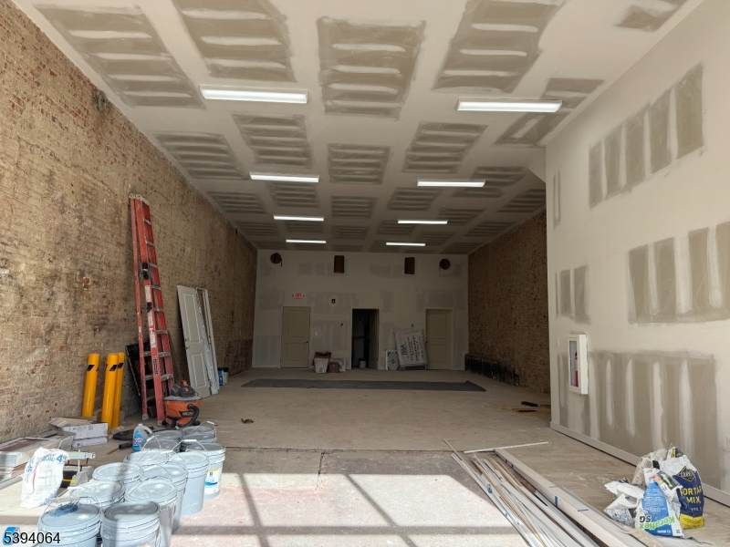 10 E Washington Ave - Photo 1