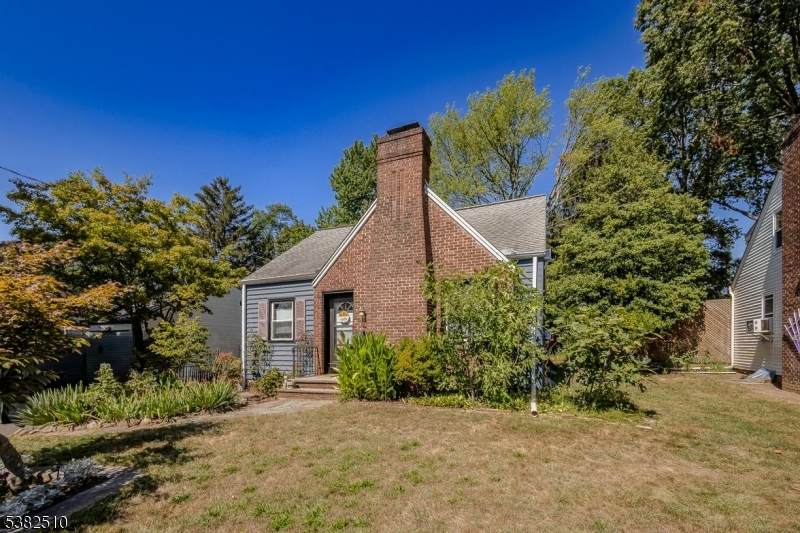 520 Ayres Ave - Photo 1