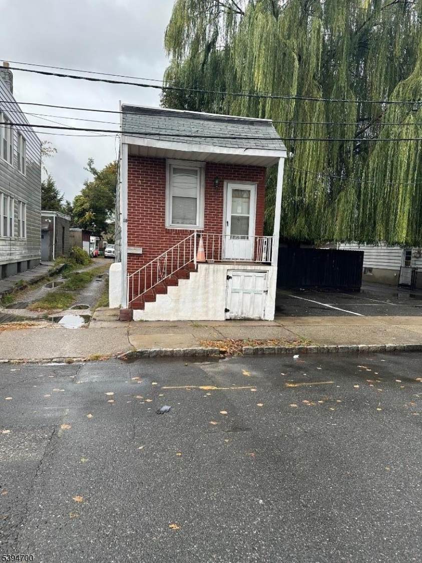 18 Brook St - Photo 1