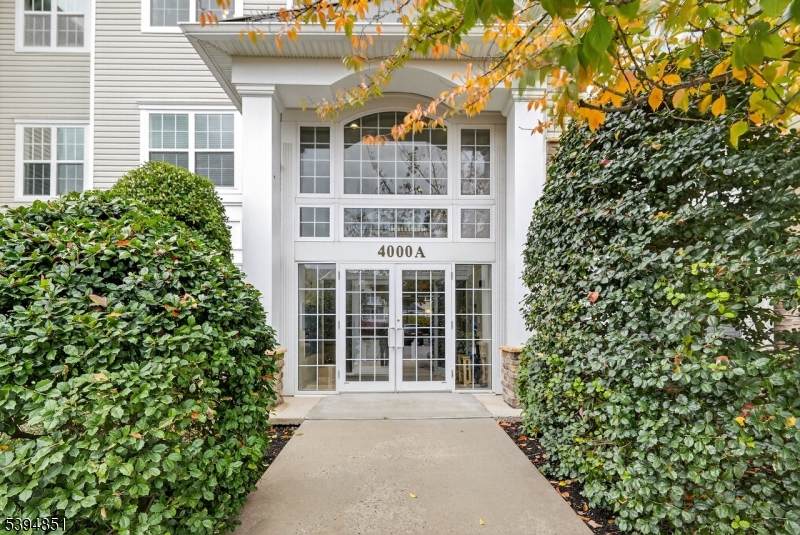 4304 Chesterwood Way - Photo 1