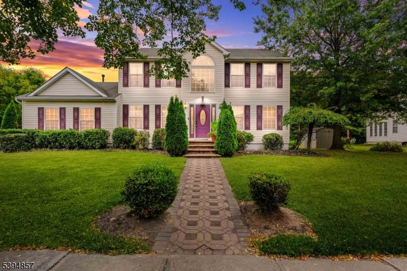 617 6Th St - Photo 1