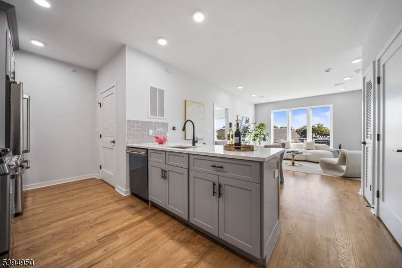 37 Farrand Street - Photo 1