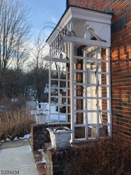 585 Ringwood Ave - Photo 1