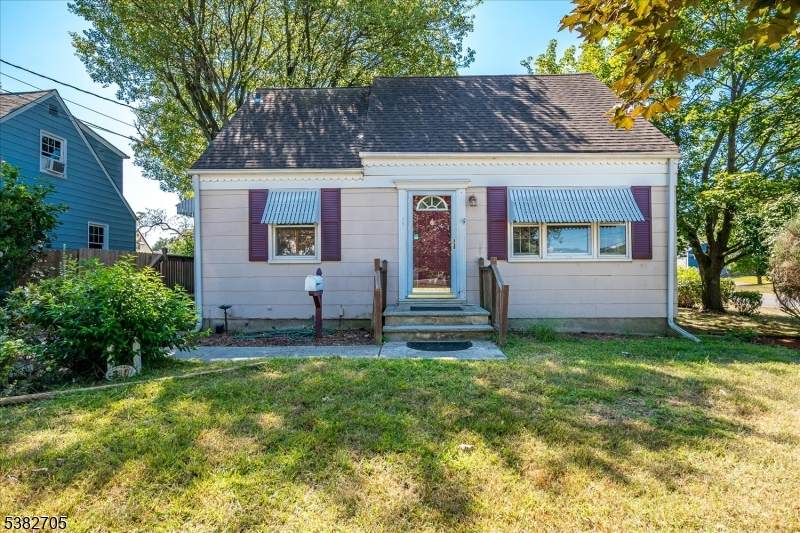 310 Howard Ave - Photo 1