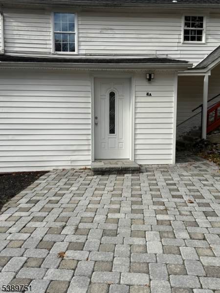 4 Colfax Ave - Photo 1