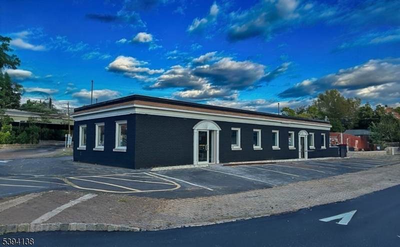 141 Mountainview Blvd - Photo 1