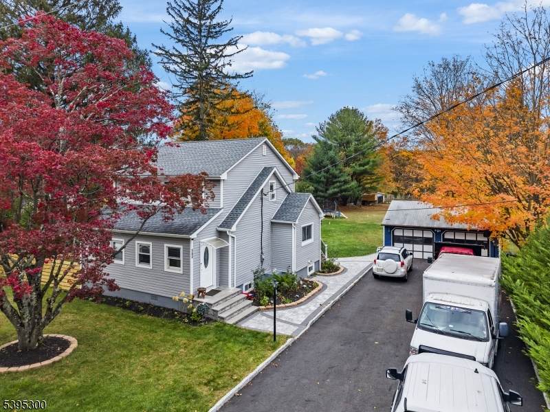 142 S Hillside Ave - Photo 1